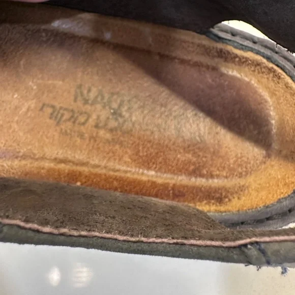 Naot Women's Karenna Flat new buck leather dark taupe women’s. Sz EU 37 US 7 - Picture 10 of 10